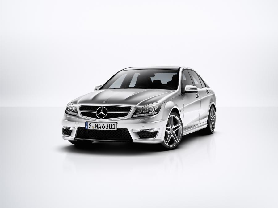  Mercedes-Benz C63 AMG 2011 года  (фото 22 из 25)